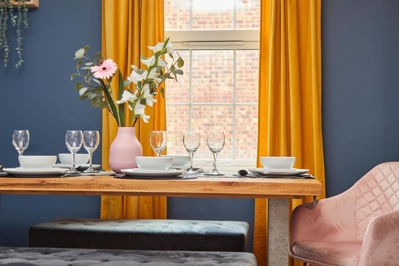Fantastic Central Stratford Two Bedroom Apartment By Purestay Short Lets & Serviced Accommodation With Parking Eksteriør bilde