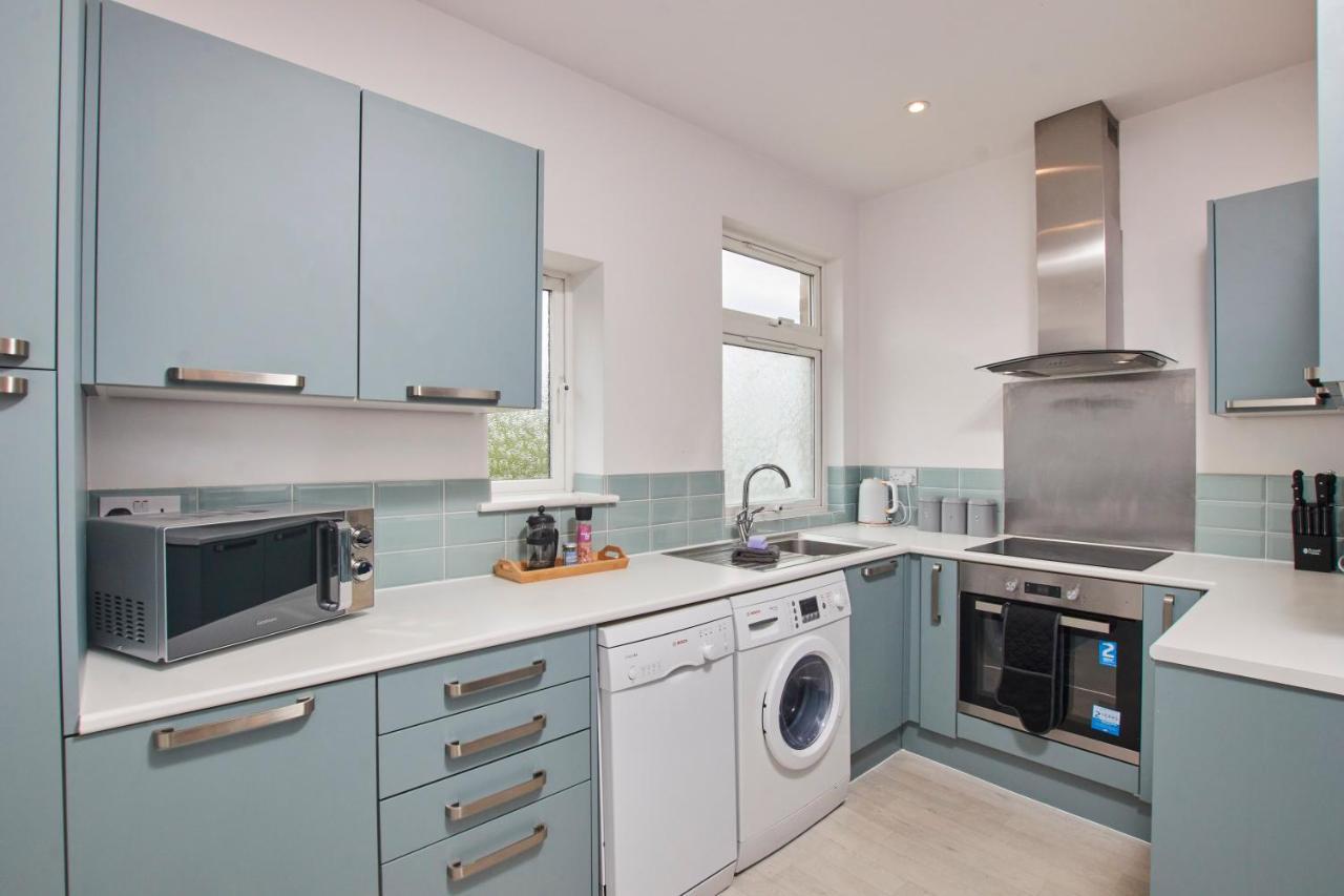 Fantastic Central Stratford Two Bedroom Apartment By Purestay Short Lets & Serviced Accommodation With Parking Eksteriør bilde