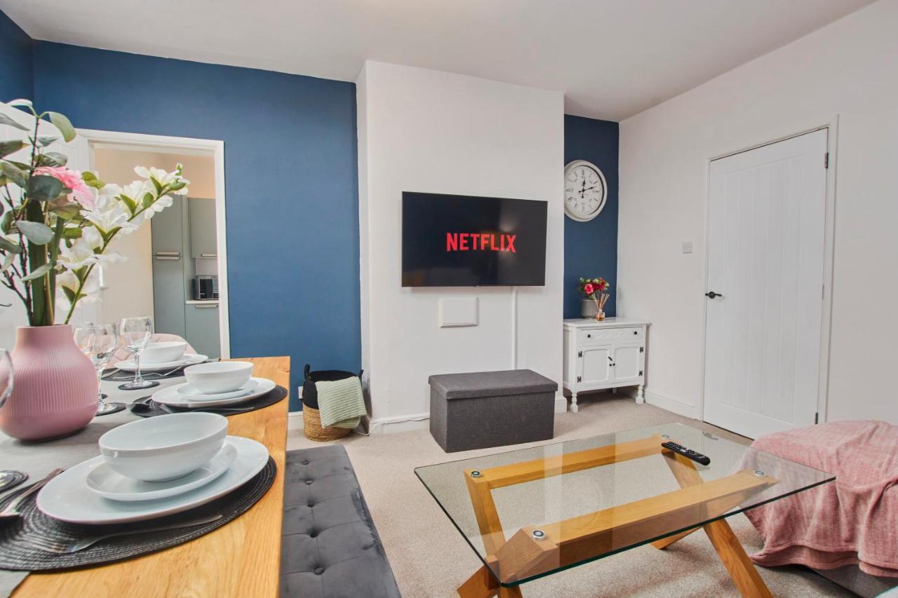 Fantastic Central Stratford Two Bedroom Apartment By Purestay Short Lets & Serviced Accommodation With Parking Eksteriør bilde