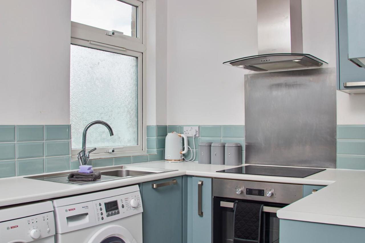 Fantastic Central Stratford Two Bedroom Apartment By Purestay Short Lets & Serviced Accommodation With Parking Eksteriør bilde
