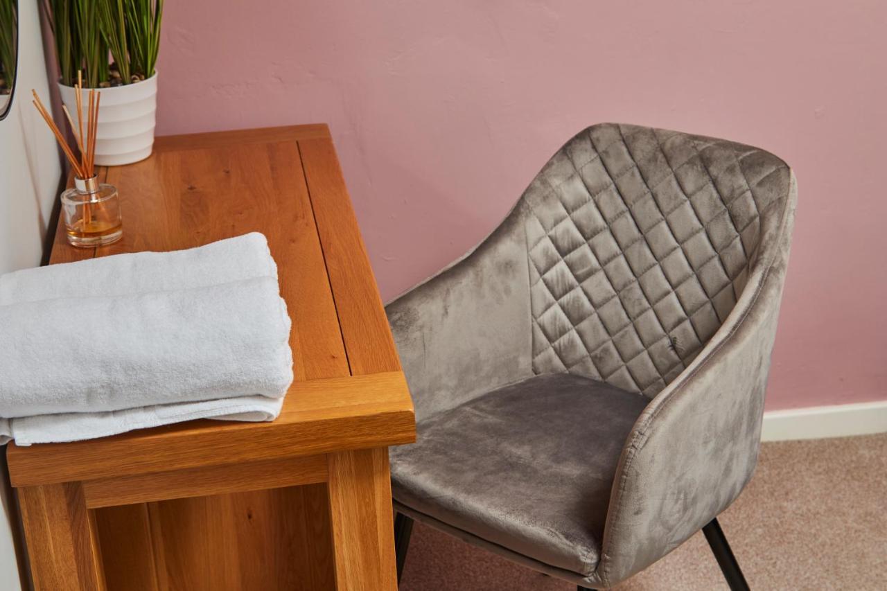 Fantastic Central Stratford Two Bedroom Apartment By Purestay Short Lets & Serviced Accommodation With Parking Eksteriør bilde