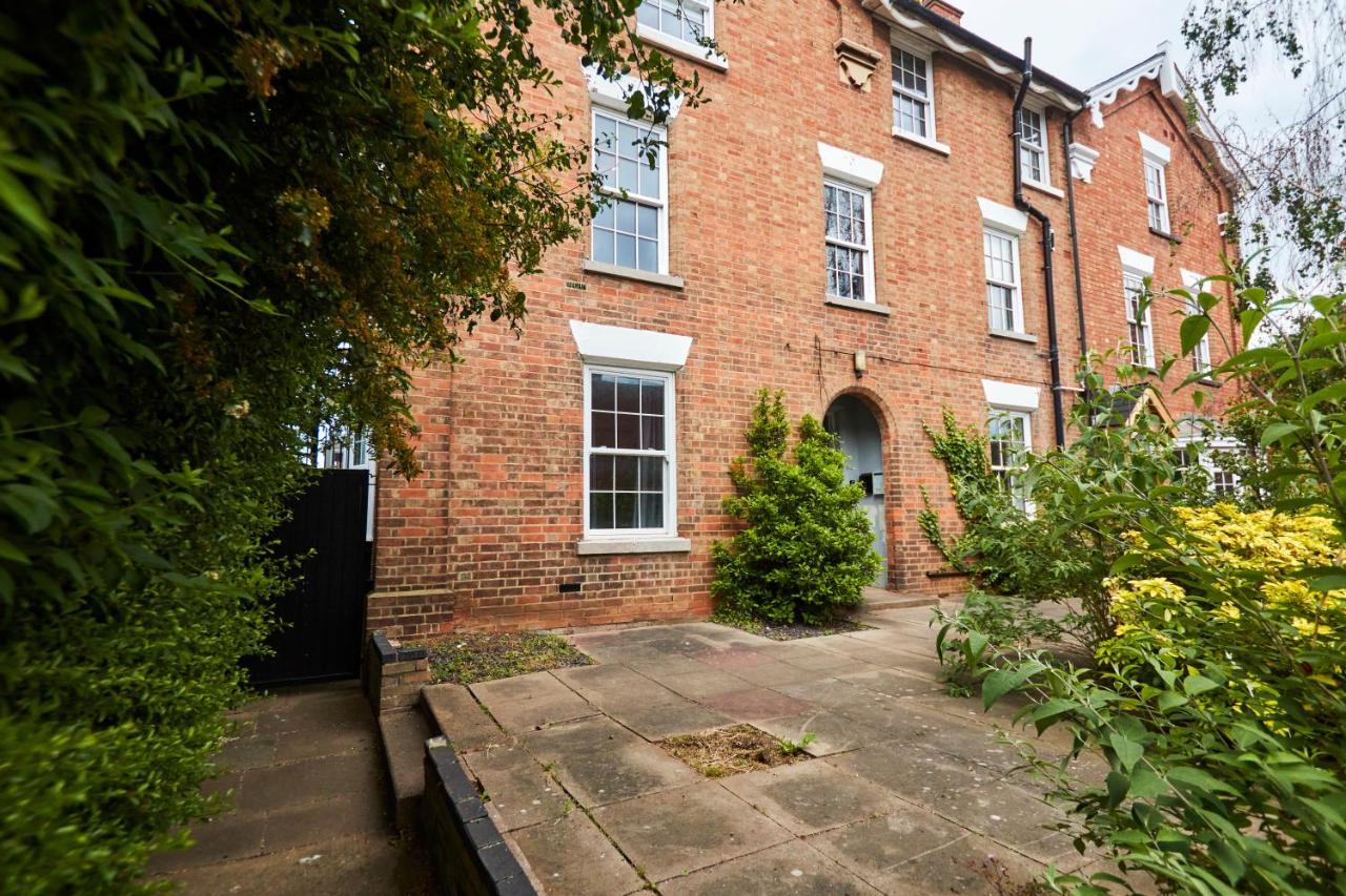 Fantastic Central Stratford Two Bedroom Apartment By Purestay Short Lets & Serviced Accommodation With Parking Eksteriør bilde