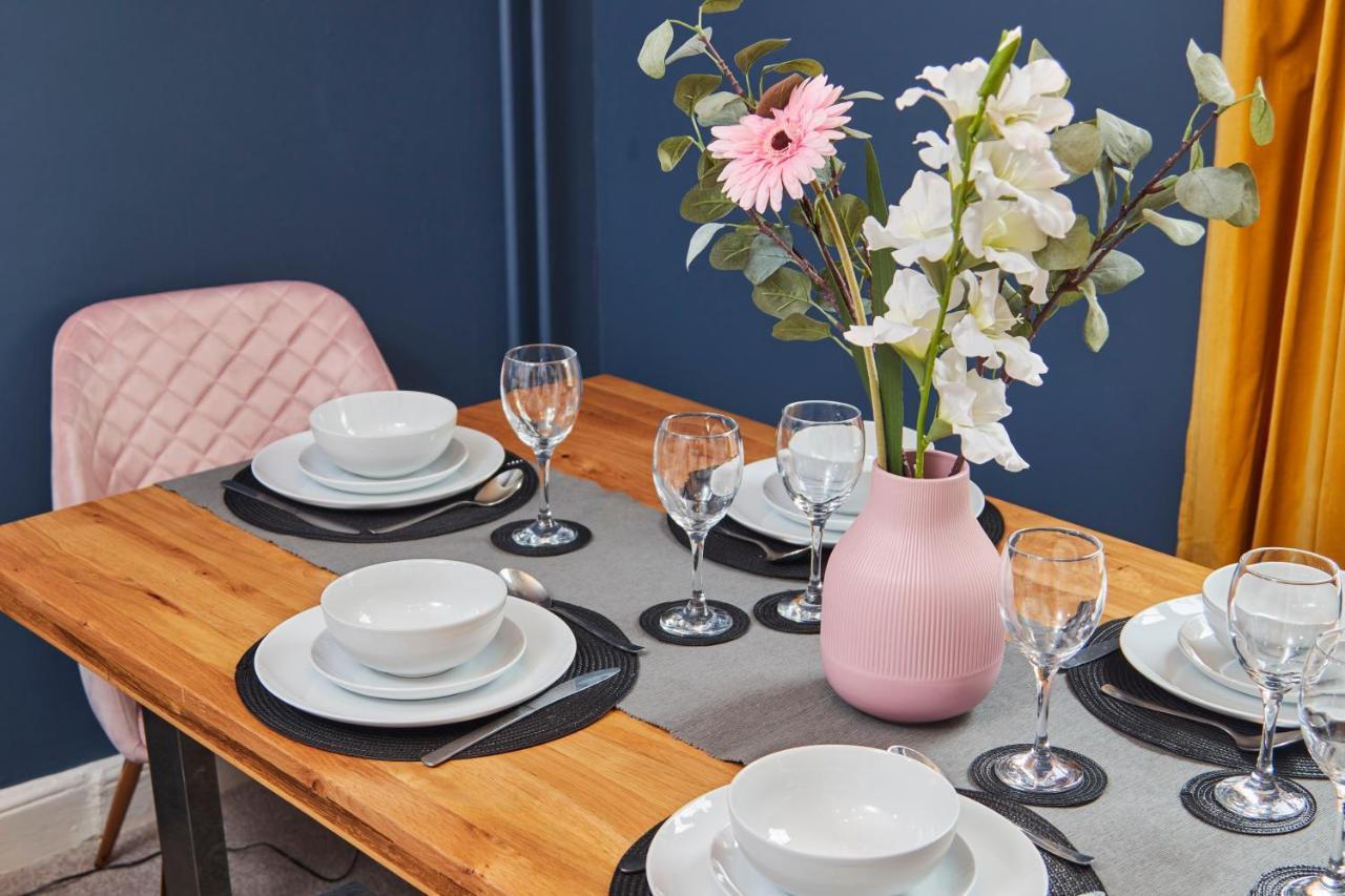 Fantastic Central Stratford Two Bedroom Apartment By Purestay Short Lets & Serviced Accommodation With Parking Eksteriør bilde
