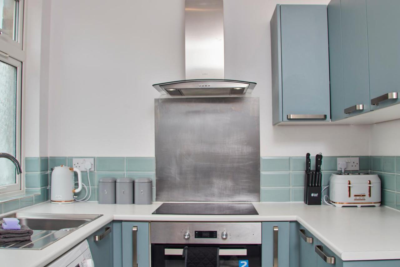 Fantastic Central Stratford Two Bedroom Apartment By Purestay Short Lets & Serviced Accommodation With Parking Eksteriør bilde