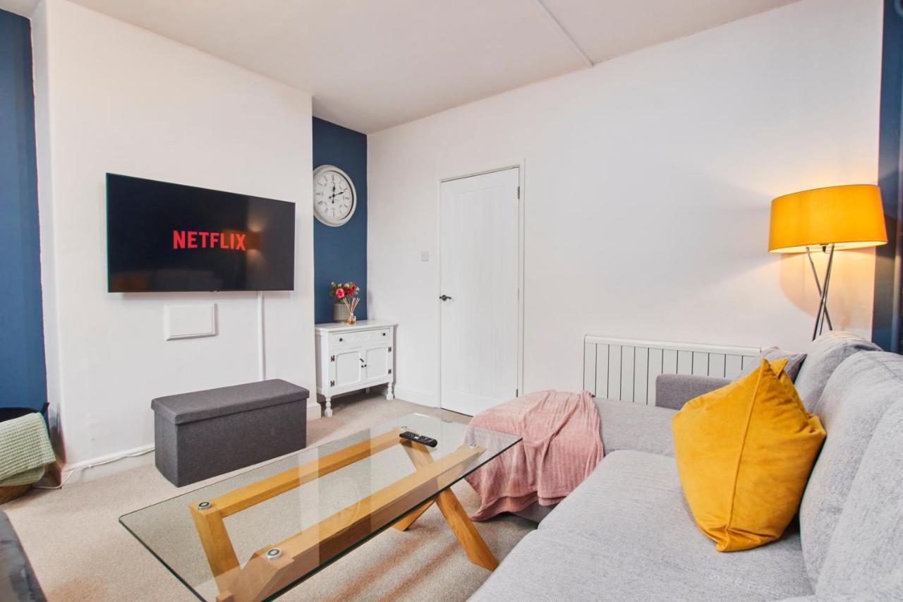 Fantastic Central Stratford Two Bedroom Apartment By Purestay Short Lets & Serviced Accommodation With Parking Eksteriør bilde